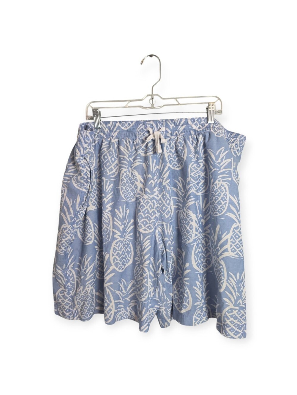 Mens NWOT Chubbies light blue pineapple swim trunks 7" inseam, size XXXL